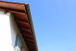 Frisch gestrichene Dachuntersicht